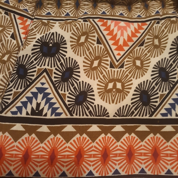 Old Navy Multicolor Tribal Aztec Printed Rayon Casual Cropped Pants Size M - Picture 4 of 6